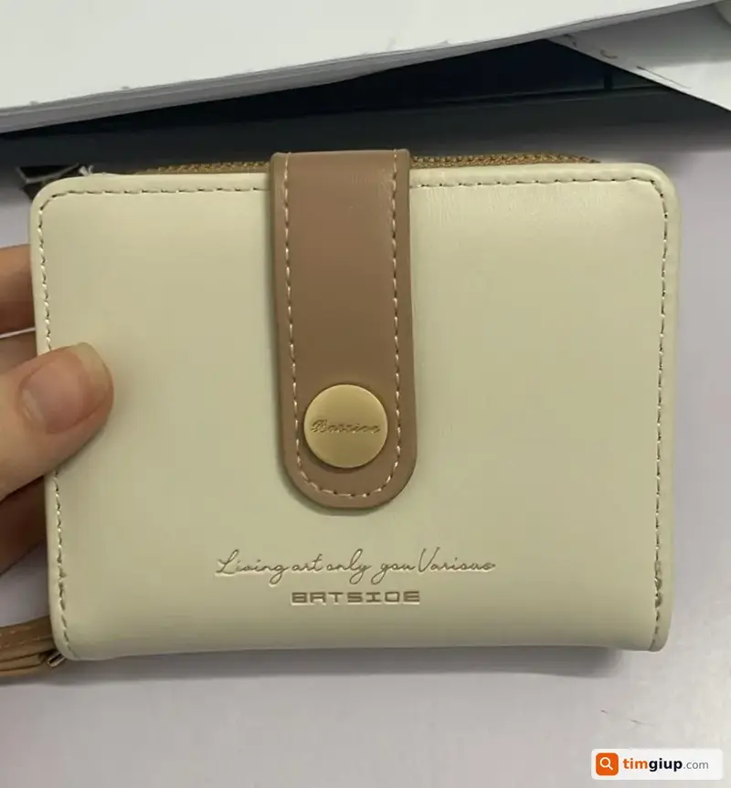 Tìm ví và giấy tờ tùy thân tên Lò Thùy Trang tại Hà Nội