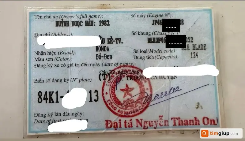 Tìm ví màu đen chứa giấy tờ tên Huỳnh Ngọc Hân và Phạm Văn Thú tại Quận 5, TP.HCM