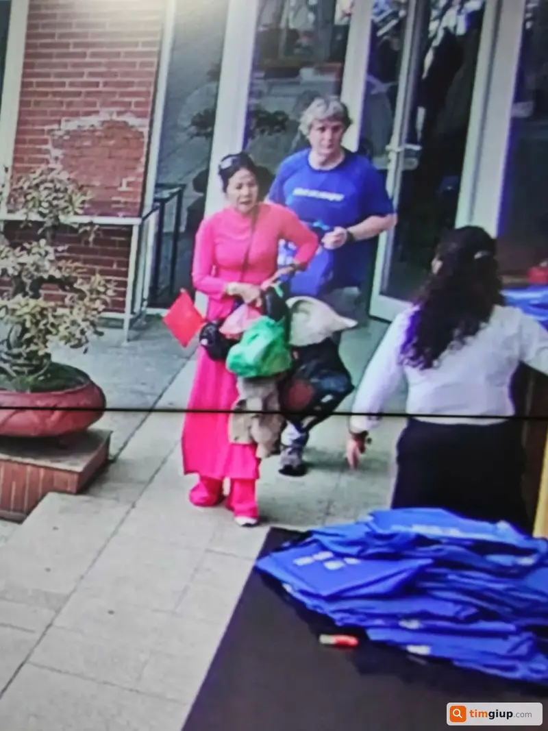 Tìm túi đồ và giấy tờ tùy thân của Trầm Quang Vinh tại Lăng Bác, Hà Nội