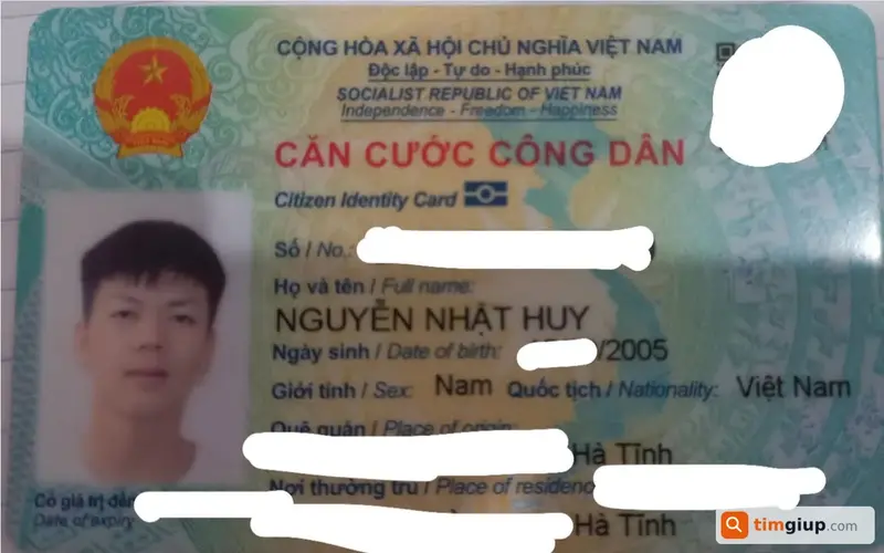 Tìm ví màu nâu chứa giấy tờ của Nguyễn Nhật Huy tại Cầu Giấy, Hà Nội