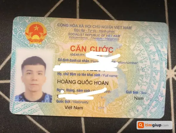 Rơi ví màu đen chứa giấy tờ tại Trần Quốc Vượng Hà Nội