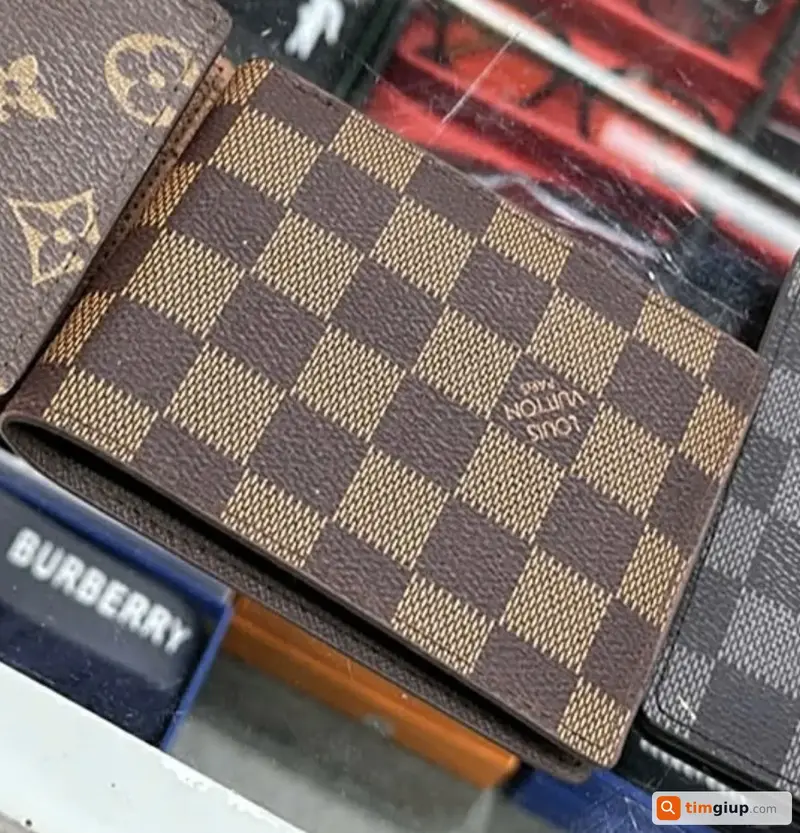 Tìm ví đánh rơi mang tên Ngô Đình Đức Long tại Thái Nguyên