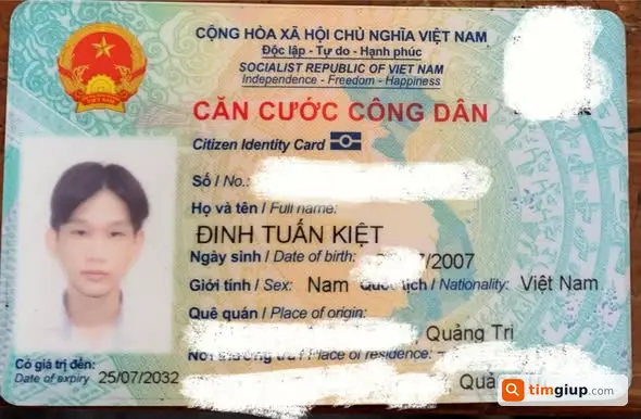 Tìm ví màu đen khu vực làng đại học từ KTX A đến KTX B