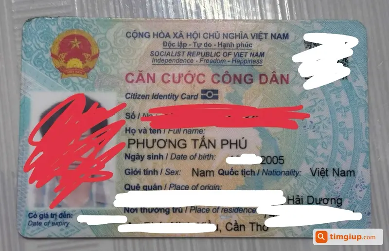 Ví Đen Họa Tiết Lv Tên Phương Tấn Phú Rơi Tại Ninh Kiều