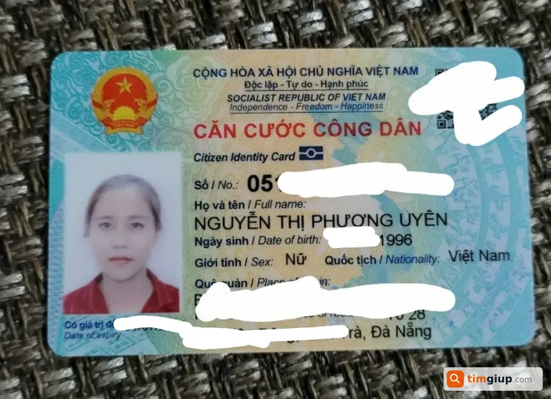 Mất ví nâu sẫm chứa giấy tờ tên Nguyễn Thị Phương Uyên tại Hồ Gươm