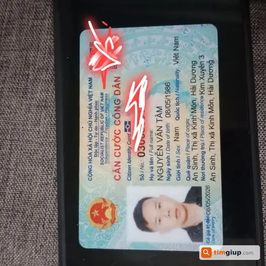 Tìm ví màu nâu rơi tuyến Cầu Giấy – Láng Hạ, Hà Nội