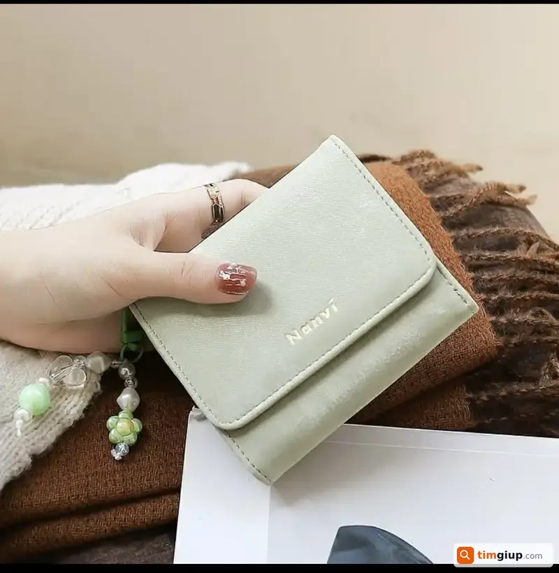 Tìm ví và giấy tờ tùy thân của Trần Thị Thu Hằng tại Bắc Từ Liêm, Hà Nội