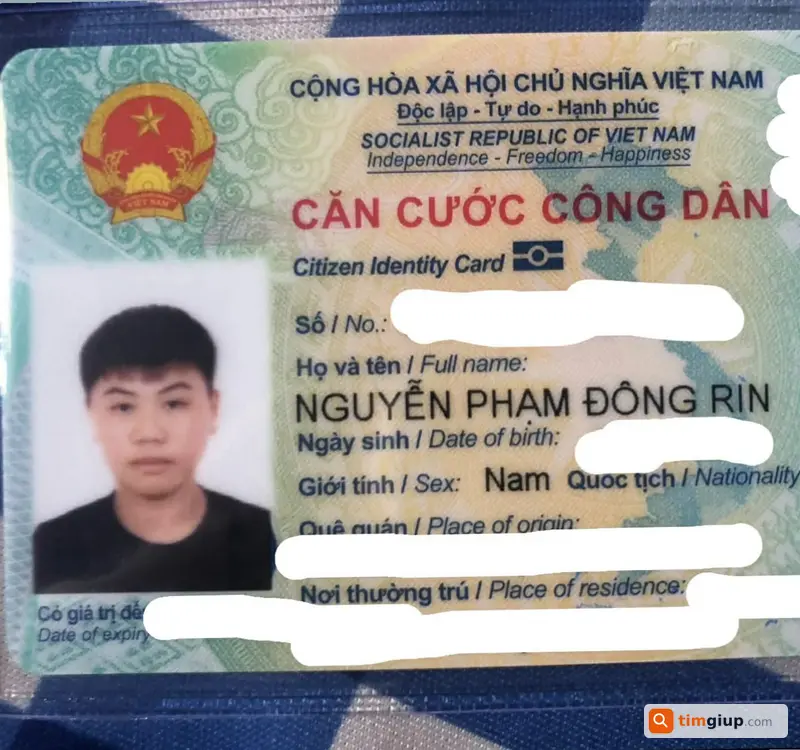 Tìm ví chứa giấy tờ tên Nguyễn Phạm Đông Rin ở Nha Trang