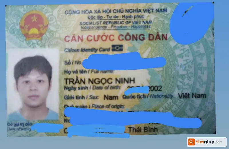 Tìm ví màu đen chứa giấy tờ của Trần Ngọc Ninh