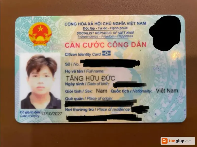 Tìm ví màu đen chứa giấy tờ tên Tăng Hữu Đức tại Long Biên, Hà Nội