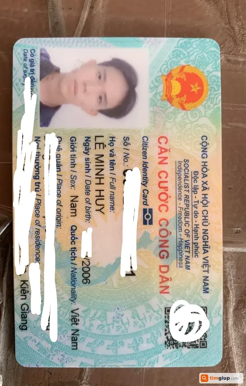 Tìm ví màu đen tên Lê Minh Huy bị rơi tại Quận Bình Thạnh, TP.HCM