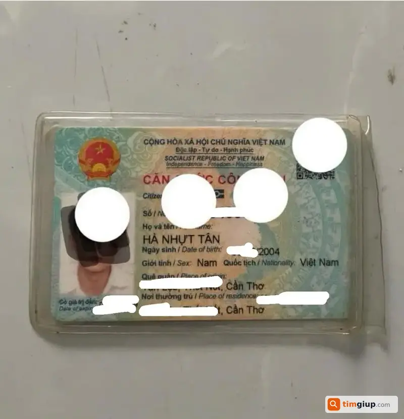 Tìm Ví Màu Đen Cùng Giấy Tờ Tên Hà Nhựt Tân Tại Cần Thơ