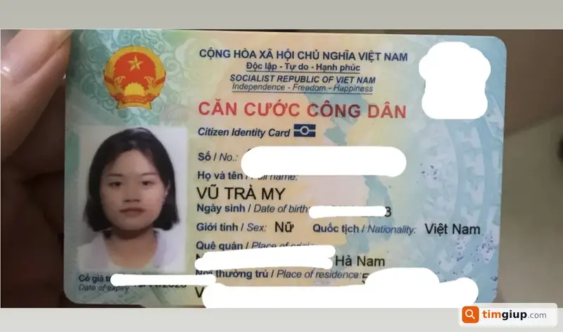 Tìm thẻ Căn cước công dân tên Vũ Trà My (2003)