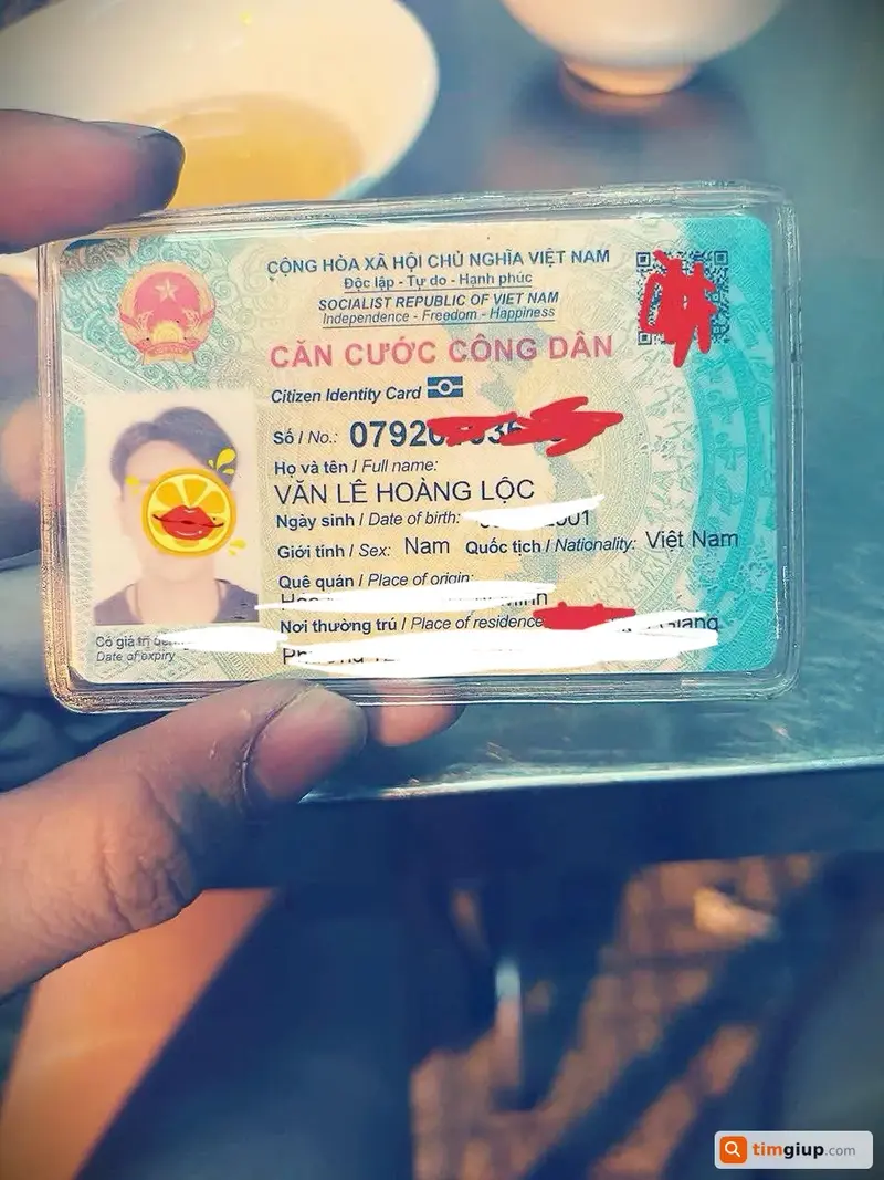 Tìm ví và giấy tờ tùy thân của Văn Lê Hoàng Lộc tại Quận 6, TP.HCM