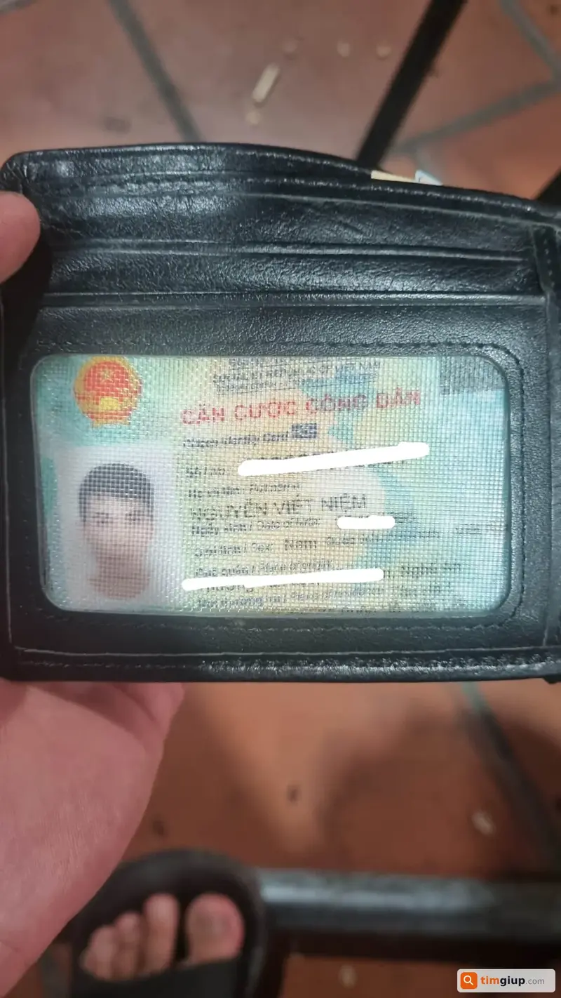 Tìm ví đánh rơi chứa giấy tờ tên Nguyễn Viết Niệm tại TP.HCM