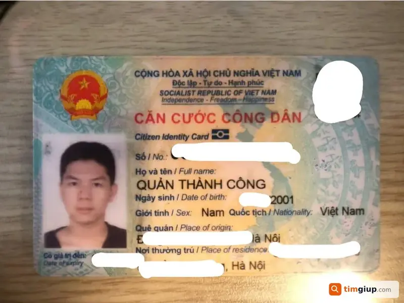 Tìm ví da nâu chứa giấy tờ của Quản Thành Công tại Đống Đa, Hà Nội