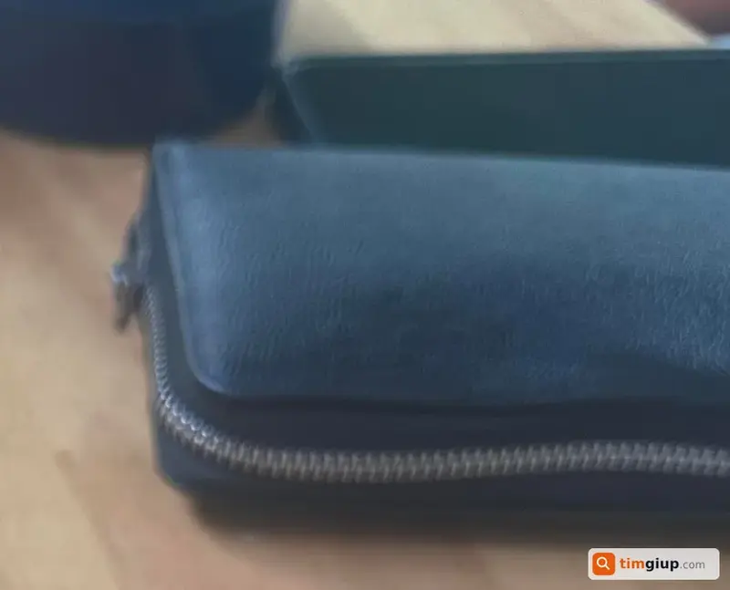 Tìm ví màu đen tên Bùi Tài (1998) tại Quận 2, TP.HCM