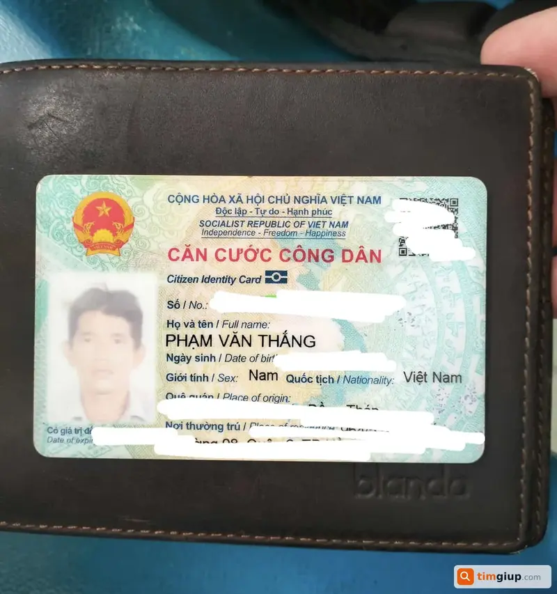 Tìm ví chứa giấy tờ tùy thân tên Phạm Văn Thắng tại Quận 2, TP.HCM