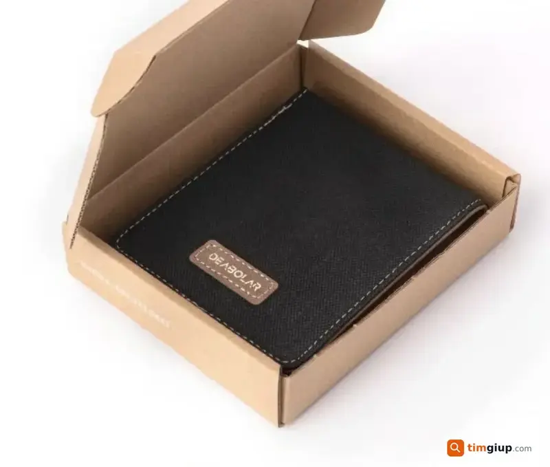 Tìm ví tiền chứa CCCD và Giấy đăng ký xe tên Nguyễn Hoàng Anh Quốc