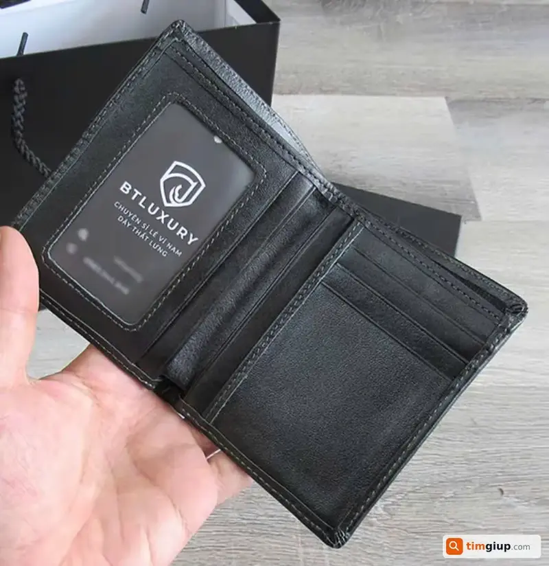 Tìm ví màu đen đánh rơi tại Thủ Dầu Một, Bình Dương