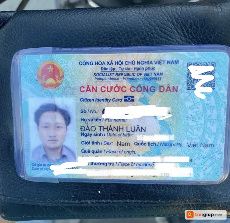 Tìm ví màu đen kèm giấy tờ tại phường Tân Hưng, Quận 7