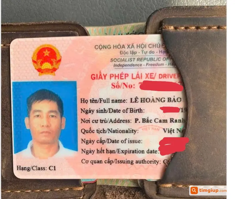 Ví Nâu Chứa Giấy Tờ Tên Lê Hoàng Bảo Thất Lạc Bình Dương