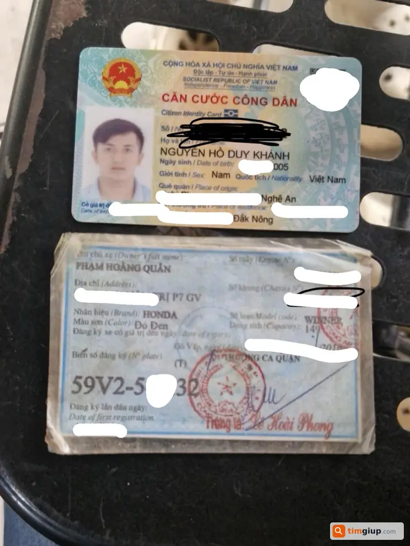 Tìm ví màu nâu cùng giấy tờ tên Nguyễn Hồ Duy Khánh tại TP.HCM