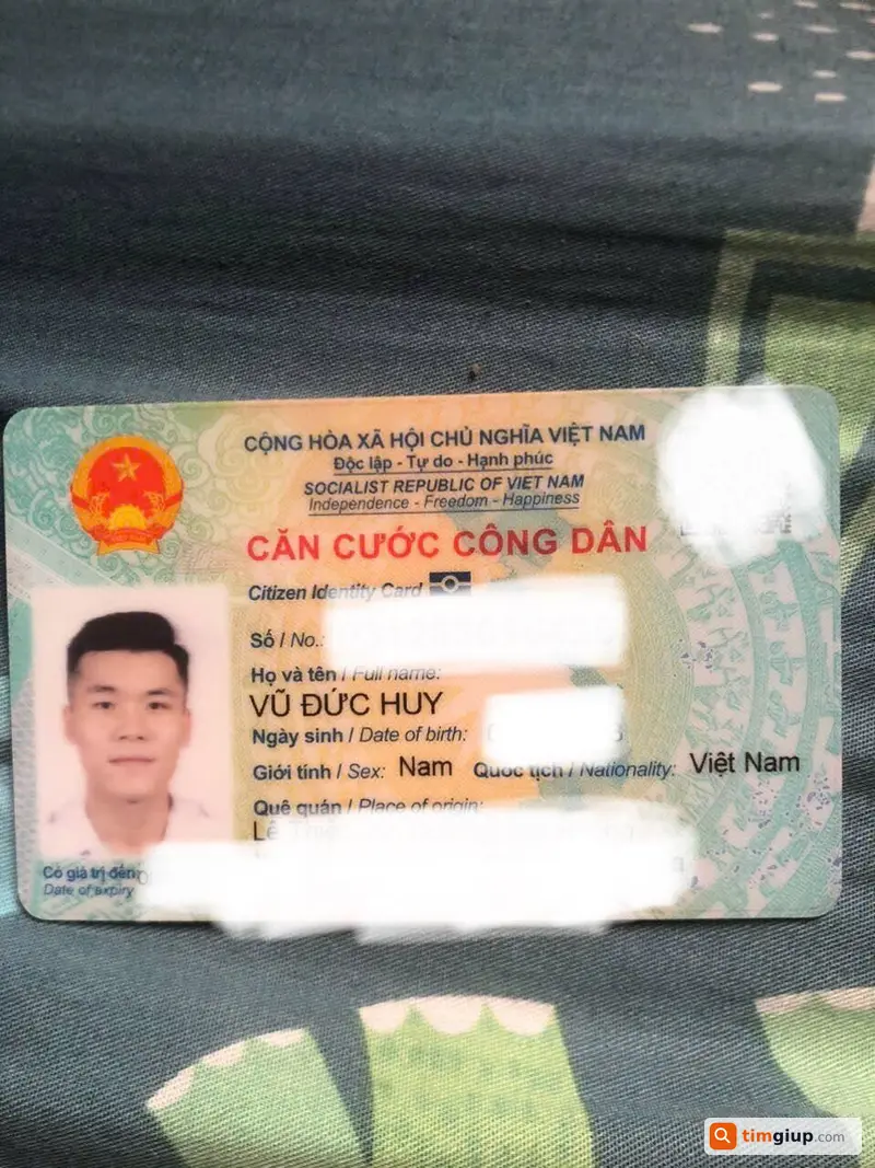 Tìm ví giấy tờ tên Vũ Đức Huy rơi ở hồ Thiền Quang Hà Nội