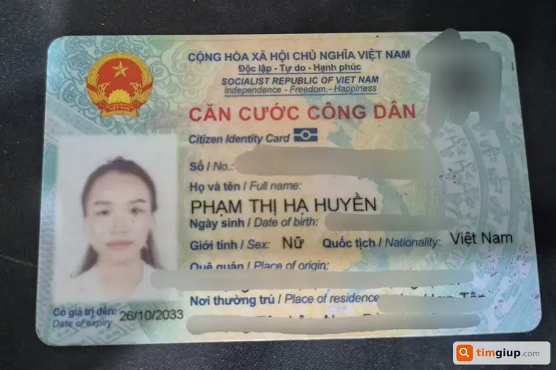 Tìm ví màu hồng của chị Phạm Thị Hạ Huyền tại Thảo Cầm Viên, TP.HCM