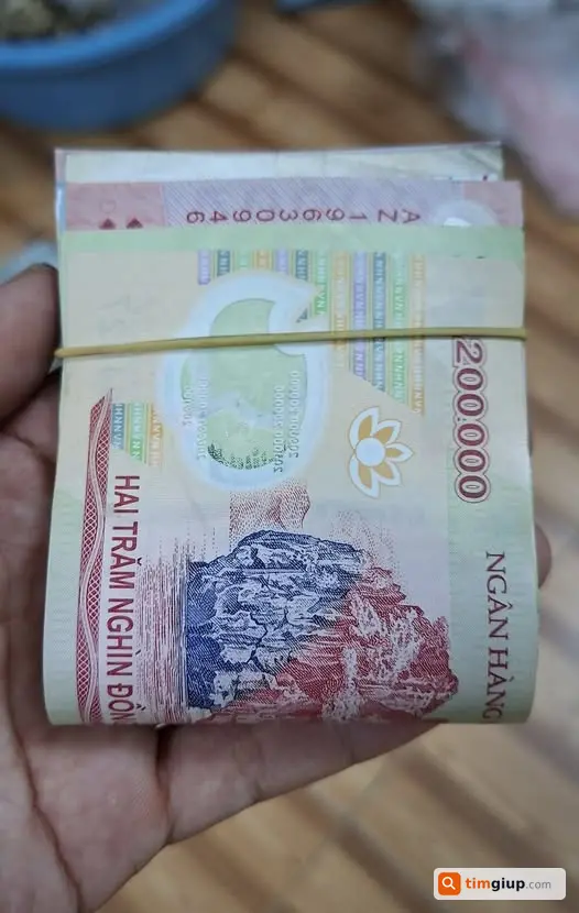Nhặt Được Xấp Tiền Kèm Vé Số Trên Đường Bến Xe Tam Hiệp
