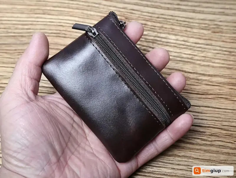 Tìm ví mini màu nâu tên Khuất Duy Tùng tại Hà Nội