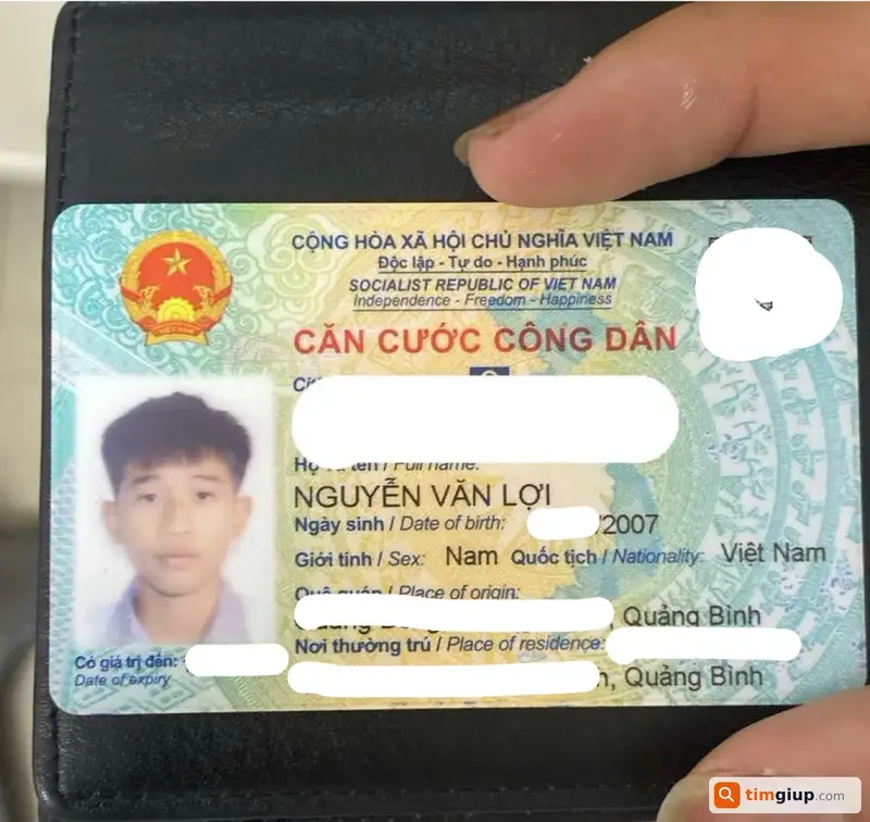 Tìm ví da màu đen chứa giấy tờ của Nguyễn Văn Lợi tại Đà Nẵng