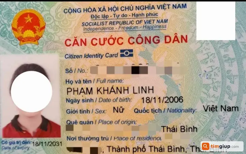 Tìm ví màu trắng thất lạc tại Hà Nội - Tên Phạm Khánh Linh