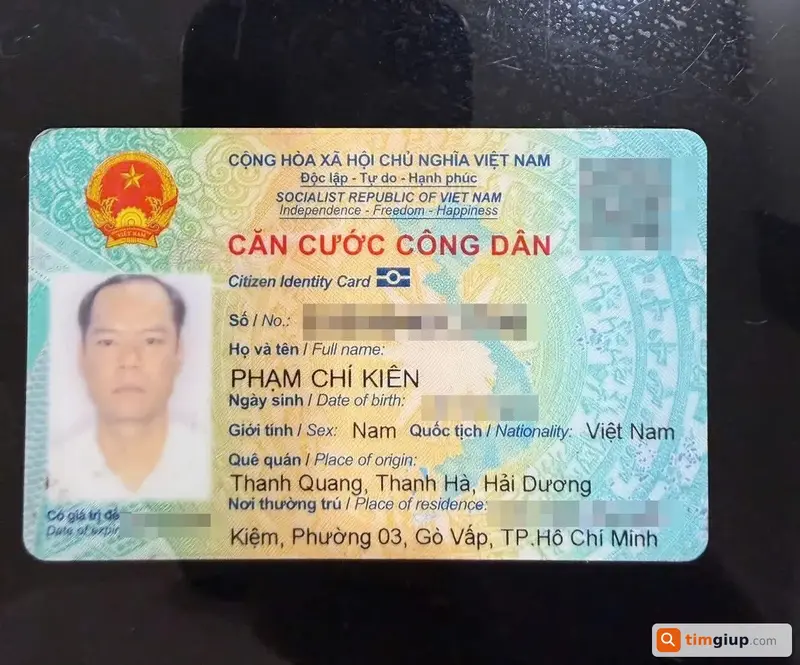 Tìm ví đựng giấy tờ mang tên Phạm Chí Kiên tại Quận 1, TP.HCM