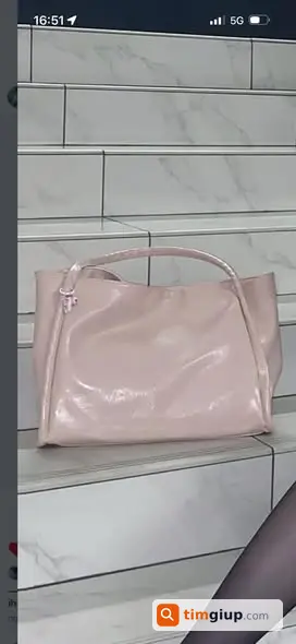 Mất túi đi học màu hồng trên đường Nguyễn Trãi Hà Nội